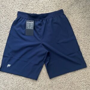 Brand new fabletics 9” fundamental shirt like lululemon size S